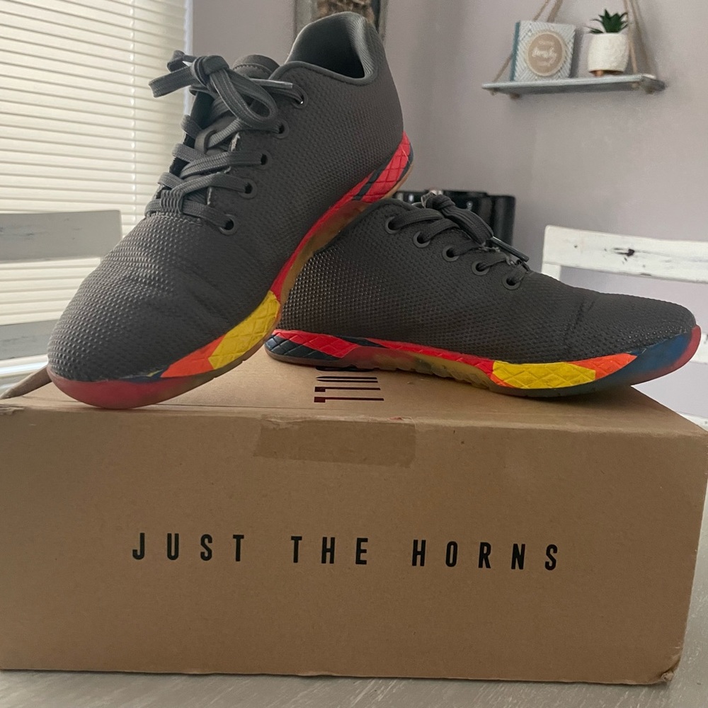 I love the colors of this shoes very comfortable